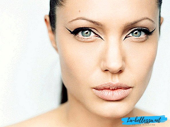 How to repeat the makeup of Angelina Jolie?