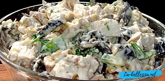 Salad with prunes and chicken meat