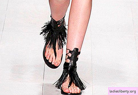 Greek style sandals: what to wear