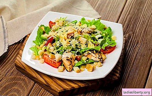 Poulet César: Une recette pas à pas pour une salade populaire. Recettes pas à pas pour César au poulet avec vinaigrettes originales