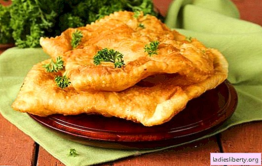 Puff pasties - crispy pastries. Puff pastry pasties with meat, mushrooms, cheese, ham or cottage cheese