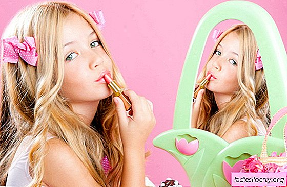 Girl and cosmetics. Can I use cosmetics for children?