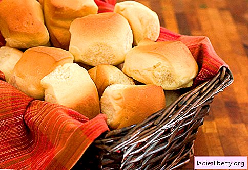 Les petits pains à la levure sont les meilleures recettes. Comment bien cuire les petits pains de la pâte à la levure à la maison