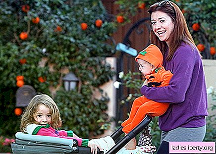 Alison Hannigan vestiu sua filha de seis meses com uma abóbora