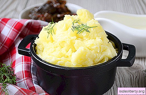 Cooking mashed potatoes with milk of the correct consistency