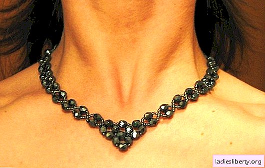 Collier de bricolage (composé de perles, perles): atelier photo. Collier magique de bricolage avec perles ou grosses perles
