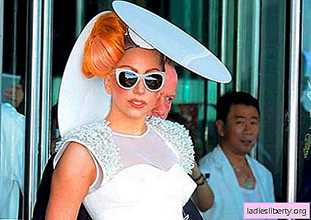 "Lidojošā kleita" Lady Gaga