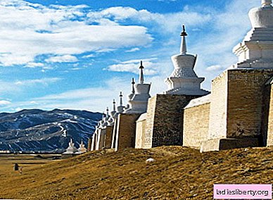 منغوليا - الترفيه والمعالم السياحية والطقس والمطبخ والجولات والصور والخريطة