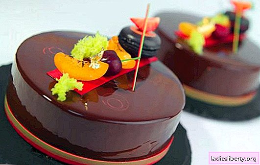 Mousse cake with mirror glaze - a radiant dessert! Cooking delicious mirror mousse cakes