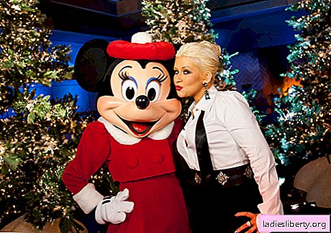 Singer Christina Aguilera insulted Mickey Mouse