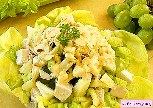 Salad with chicken and celery - the best recipes. How to properly and tasty to prepare a salad with chicken and celery.