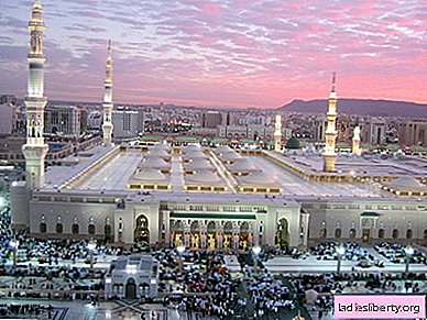 Saudi Arabia - recreation, sights, weather, cuisine, tours, photos, map