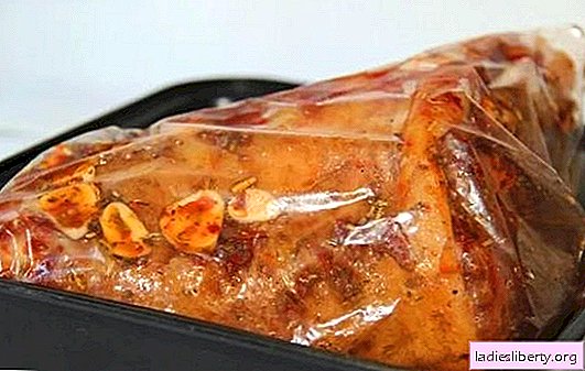 Codillo de cerdo asado en el horno en la manga - reemplazo de salchichas. Hornee el codillo de cerdo en la manga en el horno: en cerveza, con verduras