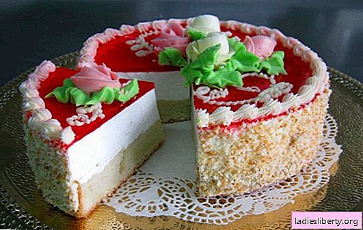 Jelly cake with biscuit - tender freshness! Jelly cake with biscuit and berries, cream, fruits, cottage cheese, sour cream