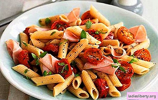 Kook, bak, bak pasta met ham. Een verscheidenheid aan gerechten van de eenvoudigste producten: pasta met ham en kaas